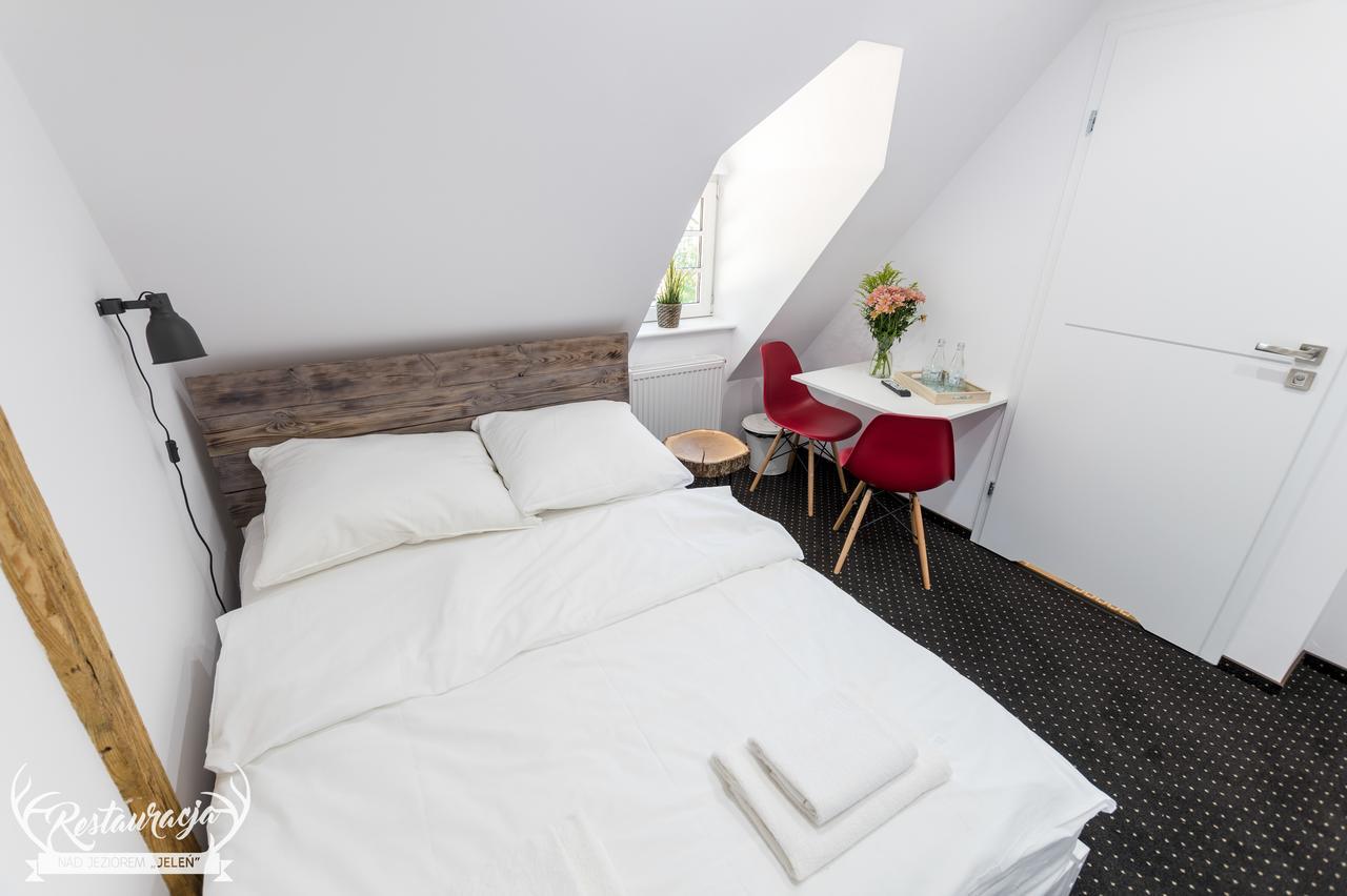 Pokoje Hotelowe Nad Jeziorem Jelen Bytów Exteriér fotografie