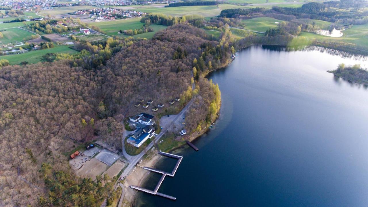 Pokoje Hotelowe Nad Jeziorem Jelen Bytów Exteriér fotografie