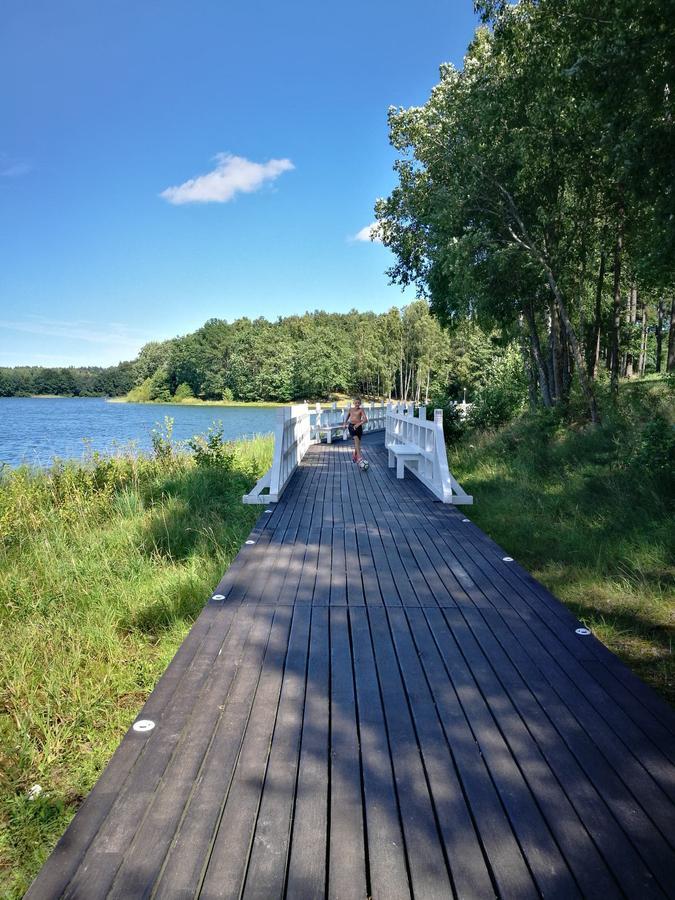 Pokoje Hotelowe Nad Jeziorem Jelen Bytów Exteriér fotografie