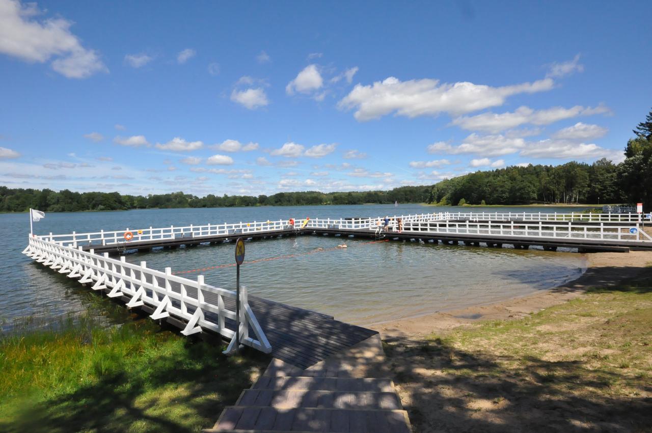 Pokoje Hotelowe Nad Jeziorem Jelen Bytów Exteriér fotografie